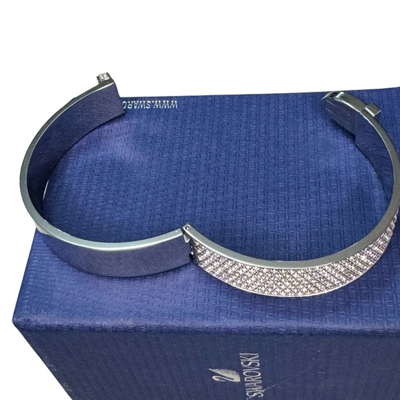 (NWT) Swarovski Crystal Buckle Bangle Bracelet Pavé New In Box - Picture 7 of 7